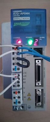 Σερβο παραγωγή φάσης 200-230vac 50/60hz οδηγών 5.5amp 1 εναλλασσόμενου ρεύματος Omron R7D-AP04H