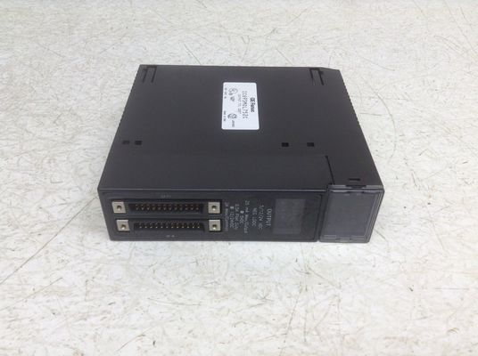 GE FANUC SERIES 90-30 PLC Digital I/O Module 125 VDC IC693MDL752