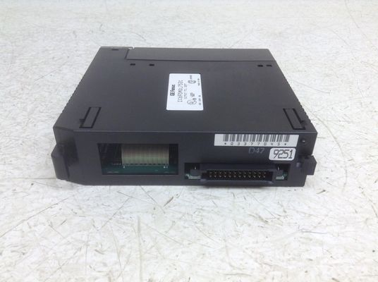 GE FANUC SERIES 90-30 PLC Digital I/O Module 125 VDC IC693MDL752