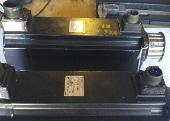 YASKAWA USAGED-03C22K AC Σερβοκινητήρας 300 W 8192 PPR Επαυξητικός Κωδικοποιητής