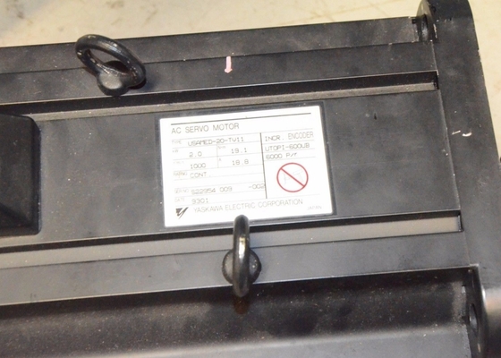 Ιαπωνία Yaskawa USAMED-20-TV11 Σερβοκινητήρας 2,0kw στο αρχικό κουτί