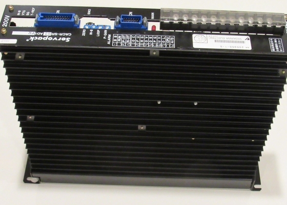 Η Yaskawa CACR-SR02-AD1-FR ολοκαίνουργιο εξοπλισμό κινητήρα σερβο 200V τάση
