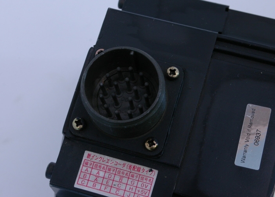 Η YASKAWA USAGED-09A210E Μηχανές-AC Servo 7.6A 0.85KW 1500r/min