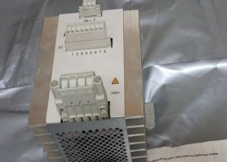 Μονάδα ελέγχου μονάδων ψηφοφορίας δύναμης SS823 3BSE038226R1 ABB για την περιττή παροχή ηλεκτρικού ρεύματος