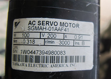 Σερβο μηχανή SGMAH01AAF41 200v 3000RPM εναλλασσόμενου ρεύματος Yaskawa ηλεκτρική sgmah-02AAF41 200w
