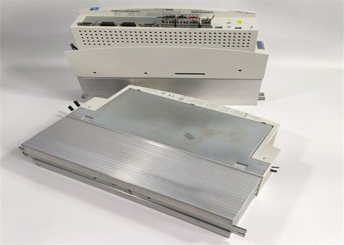 Lenze EVS9322-EP SERVO CONTROLLER 9300 SERIES 400/480 VAC 0,75 KW (1 JP)