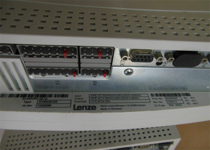 Lenze EVS9323-ER SERVO CONTROLLER 9300 SERIES 400/480 VAC 1,5 KW (2 HP) SERVO REGISTER CONTROLLER