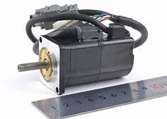 Υπηρετικός κινητήρας Yaskawa SGMAH-A3AAF21 ολοκαίνουργιος σε αρχικό κουτί