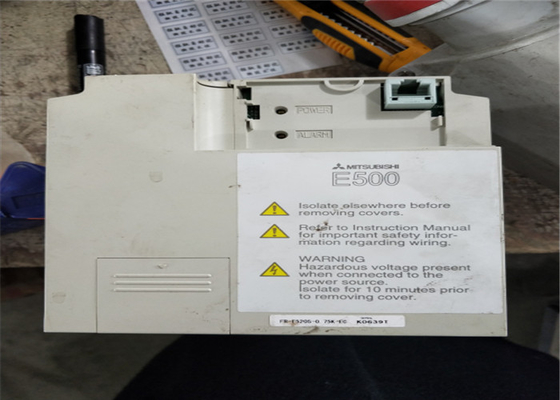 Μεταβλητή σειρά Drive E500 συχνότητας της Mitsubishi αναστροφέας ενιαίας φάσης 4A 0,75 KW FR-e520s-0.75k-ΕΚ
